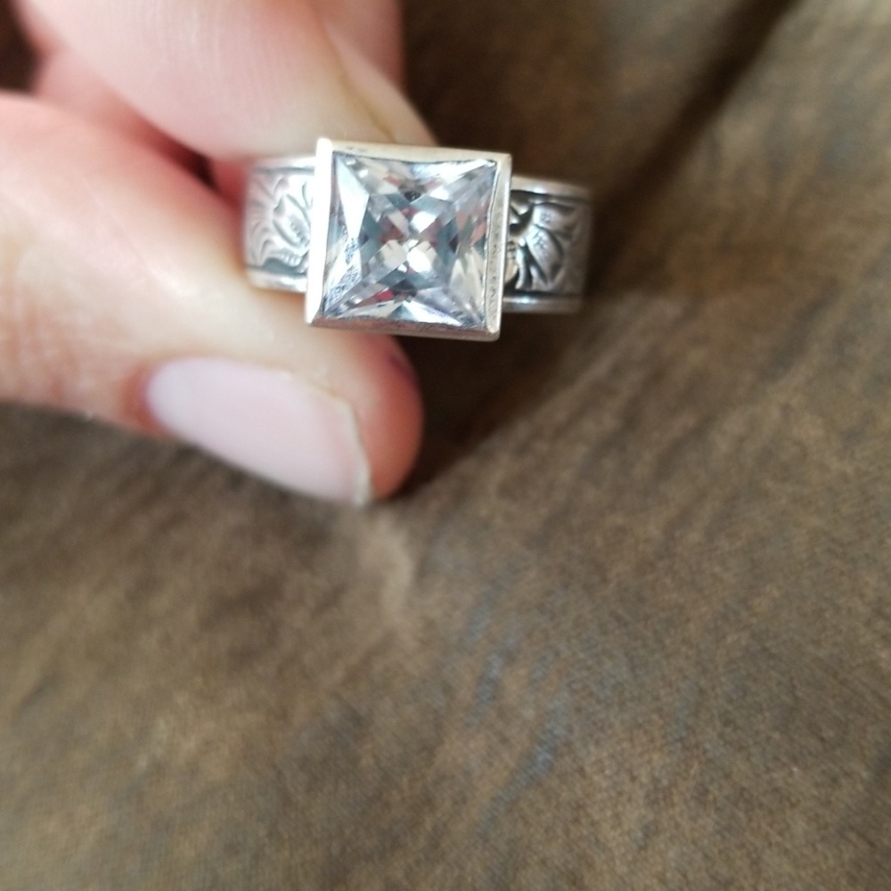 Rocking out design ring - Picture 3 of 5